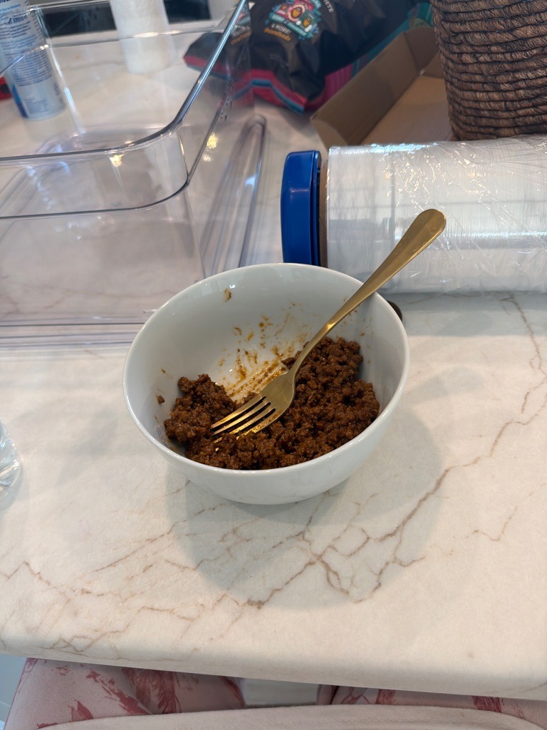 Seasoned ground meat or plant-based crumble